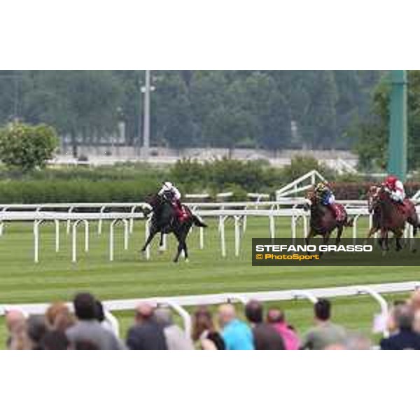 Umberto Rispoli on Kaspersky wins the Premio Carlo Vittadini Milano - San Siro galopp racecourse,31st may 2015 ph.Stefano Grasso/Trenno srl