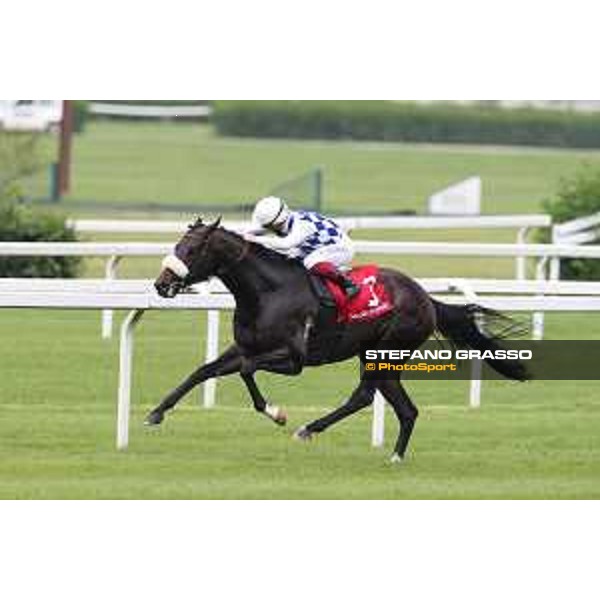 Umberto Rispoli on Kaspersky wins the Premio Carlo Vittadini Milano - San Siro galopp racecourse,31st may 2015 ph.Stefano Grasso/Trenno srl