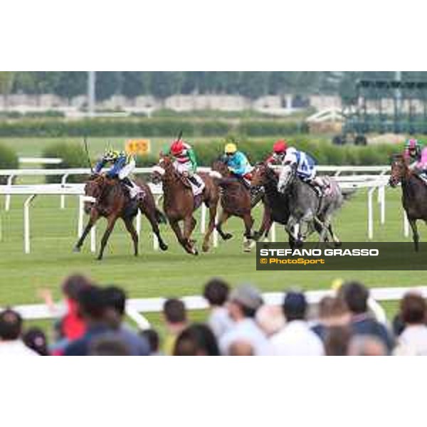 Robert Havlin on Lovelyn wins the Oaks d\'Italia - 2nd dead heat Full of Beauty and Joyful Hope Milano - San Siro galopp racecourse,31st may 2015 ph.Stefano Grasso/Trenno srl