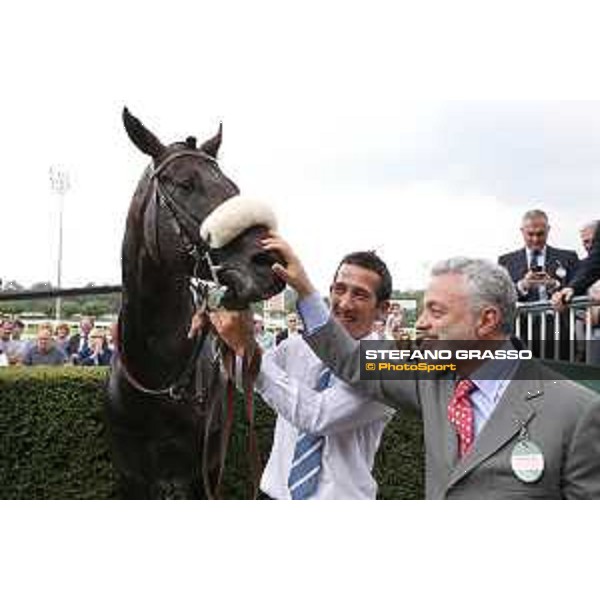 Andrea Scarpellini with Kasperky and the winning connection of Premio Carlo Vittadini Milano - San Siro galopp racecourse,31st may 2015 ph.Stefano Grasso/Trenno srl