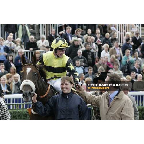 Kevin Darley on Kinnaird winner of Prix de \'Opera Casino Barriere Paris Longchamp, 2nd october 2005 ph .Stefano Grasso