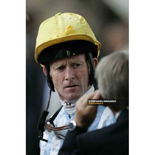 Mick Kinane interviewed by Willie Carlson Paris Longchamp 2nd october 2005 ph. Stefano Grasso