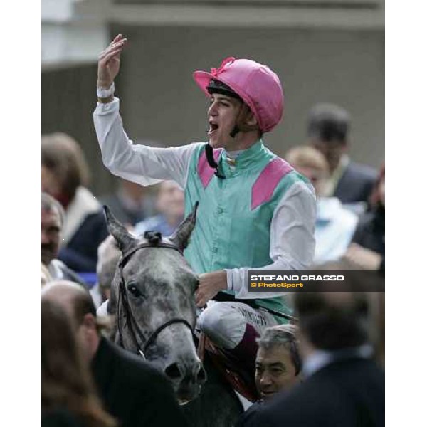 Christophe Soumillon coming back on Reefscape after winning the Prix du Cadran Paris Longchamp 2nd october 2005 ph. Stefano Grasso