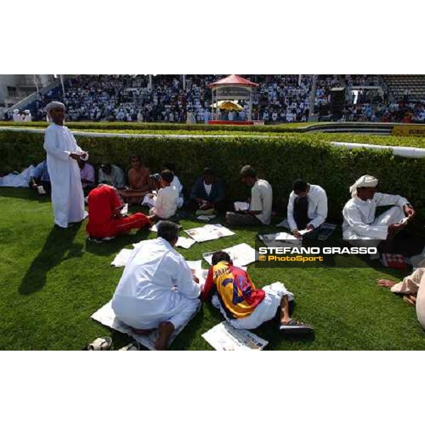 racegoers at Dubai World Cup Nad Al Sheba 28th march 2004 ph. Stefano Grasso