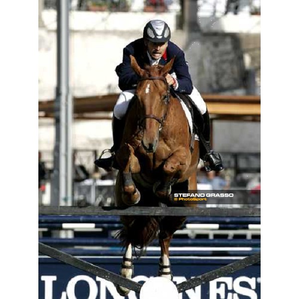 Stephane Lafouge on Gabelou des Ores jumps on the 2nd heat of Coppa delle Nazioni Samsung Superleague Fei-Italia 2006 at Piazza di Siena Roma, 26th may 2006 ph. Stefano Grasso