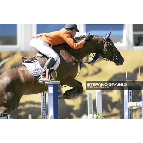 Harry Smolders on Exquis Olivier Q jumps during the 1st heat of Coppa delle Nazioni Samsung Super League Fei-Italia 2006 Rome, 27th may 2006 ph. Stefano Grasso