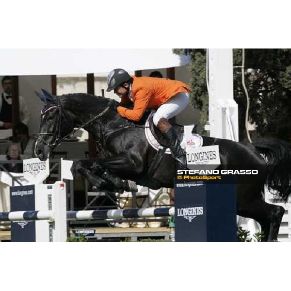 Wout Jan Van der Schans on Nouvelle jumps during the 1st heat of Coppa delle Nazioni Samsung Super League Fei-Italia 2006 Rome, 27th may 2006 ph. Stefano Grasso