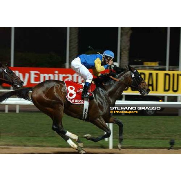 Pleasantly Perfect and Alex Solis immediately after the winning post of Dubai World Cup 2004 Nad Al Sheba, 28th march 2004 ph. Stefano Grasso
