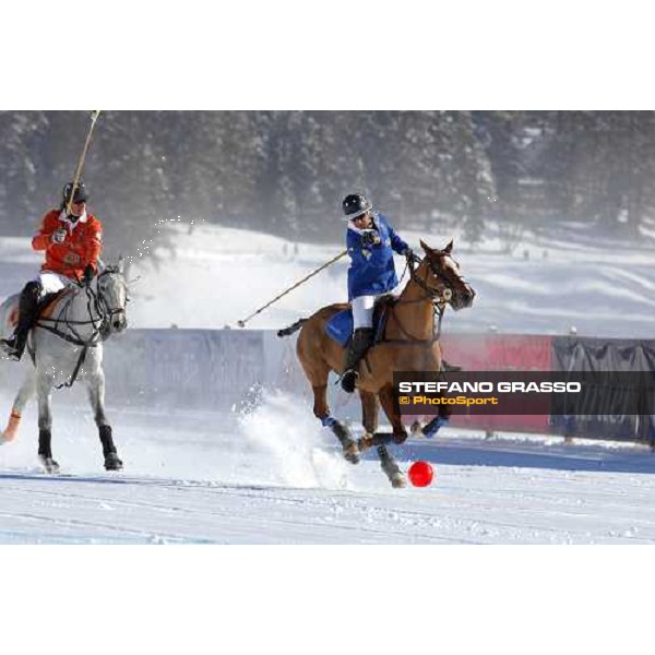 Marcos Di Paola (Argentina) Team Bank Julius Bˆr vs Agustin Garcia Grossi (Argentina)Team Maybach - final 3rd-4th place 23¡ Cartier Polo World Cup on Snow in St. Moritz 2007 S.Moritz, 28th january 2007 ph. Daniele Salatin