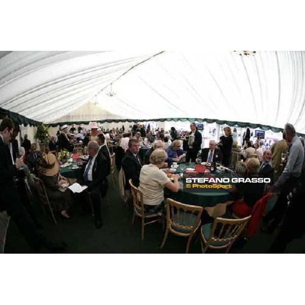 at right John Dunlop with other guests at the party of Turf Italia Newmarket, the July meeting , Lanson Ladies\' day, 12th july 2007 ph. Stefano Grasso