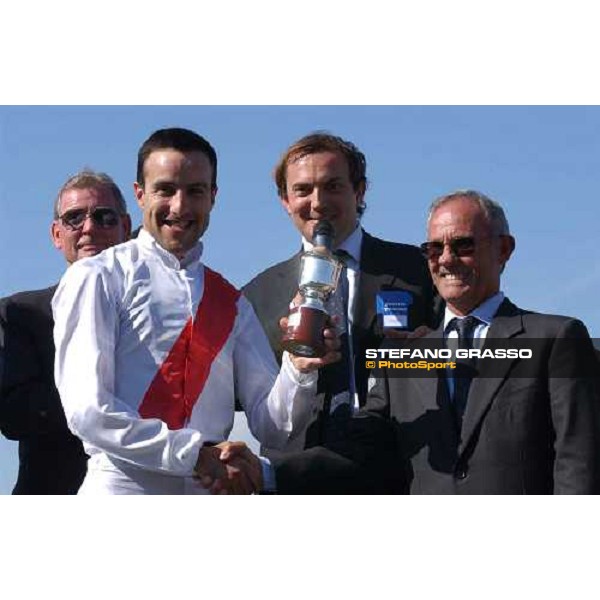 prize ceremony Oaks d\'Italia from left Clive Brittain, Darryl Holland, Stefano Luciani and Gianfranco Dettori Milan 23rd may 2004 ph. Stefano Grasso