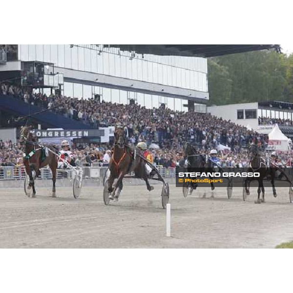 Bjorn Goop with Oiseau de Feux wins the 2nd heat of the Elitloppet Solvalla, 25th may 2008 ph. Stefano Grasso