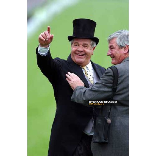 smiling Sir Michal Stoute with the breeder of North Light The Vodafone Derby 2004 Epsom 5th june 2004 ph. Stefano Grasso