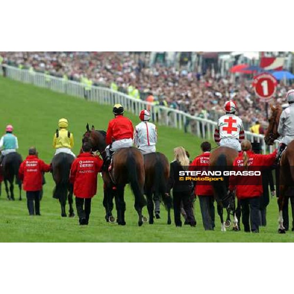parading of Derby Horses Epsom Derby Day 5h june 2004 ph.Stefano Grasso