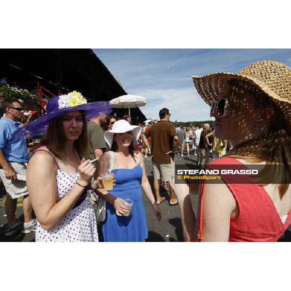 fashion hats at Saratoga racetrack Saratoga, 23rd august 2008 ph. Stefano Grasso