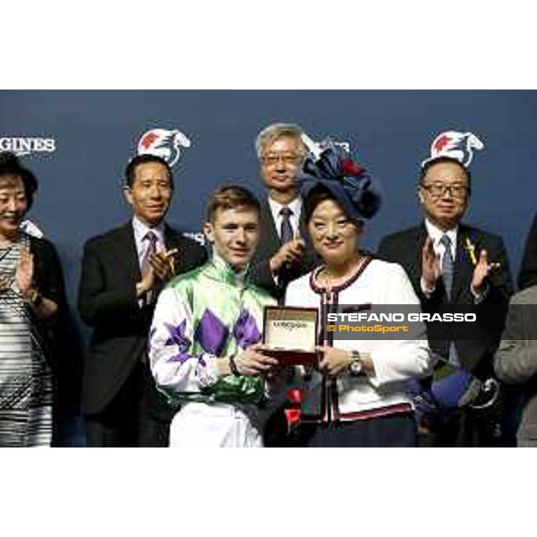 Longines International Jockeys Championship - Prize giving ceremony - Colin Keane receives the Longines watch from Karen Au Yeung (VP Longines Hong Kong) - Hong Kong - Happy Valley Racecourse, 5 December 2018 - ph.Stefano Grasso
