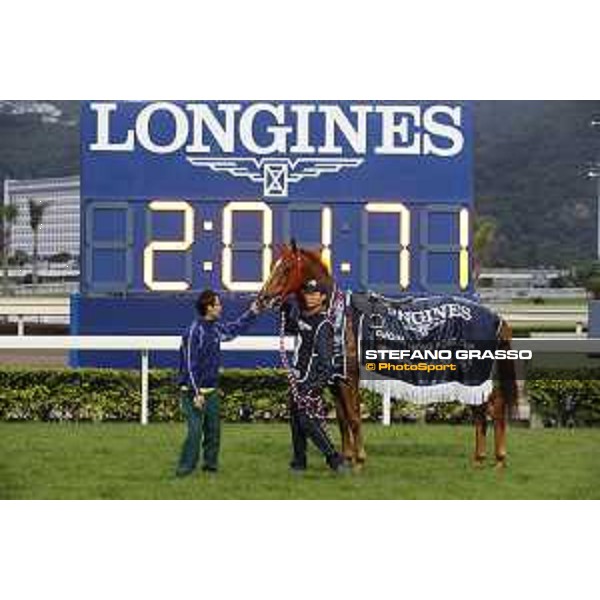 LHKIR 2018 - The Longines Hong Kong Cup - Silvestre de Sousa on Glorious Forever - Hong Kong, Sha Tin Racecourse - 9 December 2018 - ph.Stefano Grasso/Longines