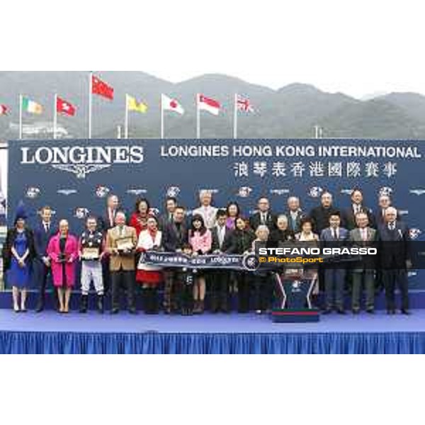 LHKIR 2018 - The Longines Hong Kong Mile - Prize giving Ceremony - Walter von Kanel, Zac Purton - Hong Kong, Sha Tin Racecourse - 9 December 2018 - ph.Stefano Grasso/Longines