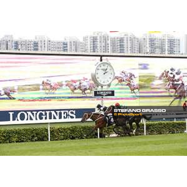 LHKIR 2018 - The Longines Hong Kong Vase - Zac Purton on Exultant - Hong Kong, Sha Tin Racecourse - 9 December 2018 - ph.Stefano Grasso/Longines