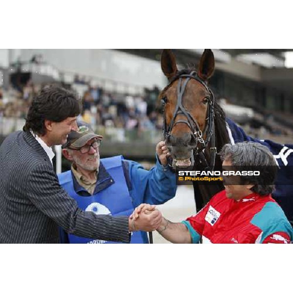 Pietro Gubellini congratulates with the owner of Lover Power after winning the Gran Premio d\' Europa Filly Milan, 25th april 2009 ph. Stefano Grasso
