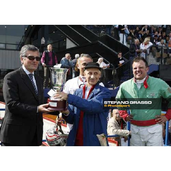 giving prize of Premio Emilia won by Roberto Vecchione with Malesia Milan, 25th april 2009 ph. Stefano Grasso