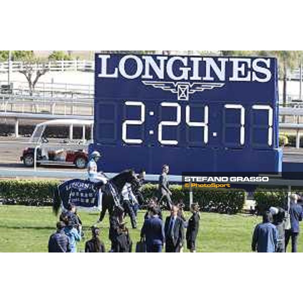 LHKIR 2019 - Longines Hong Kong Vase - Joao Moreira on Glory Vase - Hong Kong, Sha Tin Racecourse - 8 December 2019 - ph.Stefano Grasso/Longines