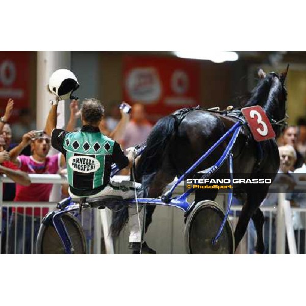 Enrico Bellei parades with Danubio Om after winning the Super Frustino Trophy Cesena, 18th august 2009 ph. Stefano Grasso