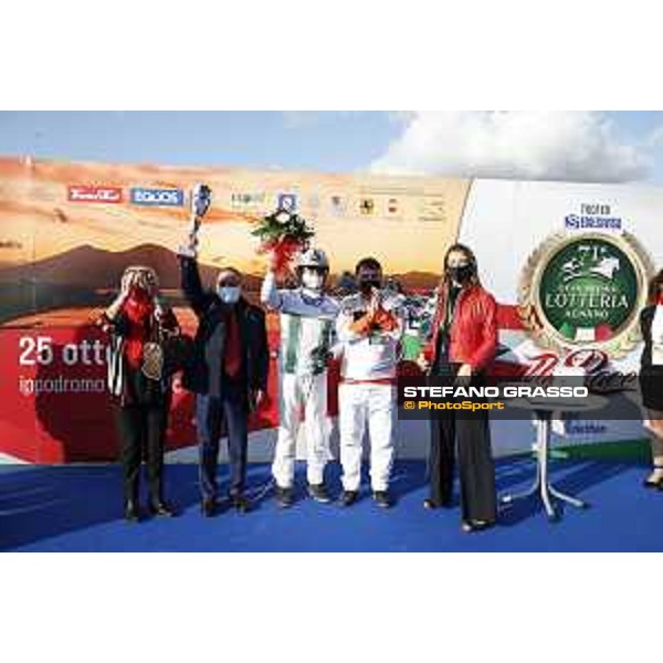 71° Gran Premio Lotteria di Agnano Roberto Vecchione e Zacon Gio vincono la terza batteria Napoli, 25/10/2020 Ph.Stefano Grasso/Ippodromi Partenopei