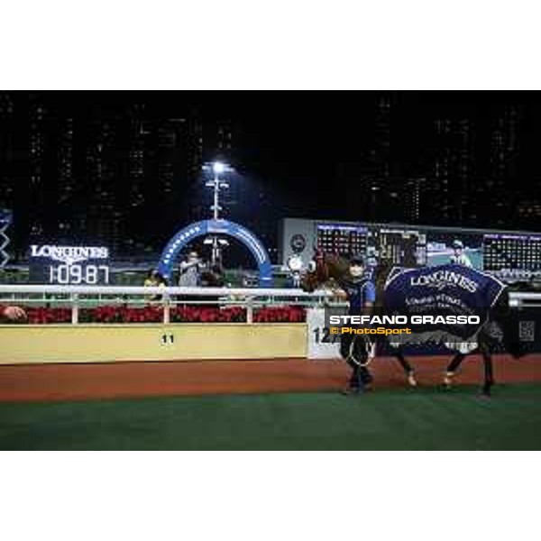 LHKIR 2022 of Hong Kong - - Hong Kong, Happy Valley racecourse Silvestre De Sousa on Adios wins the 4th leg of Longines International Jockeys Championship - 7 December 2022 - ph.Stefano Grasso/Longines/LHKIR 2022