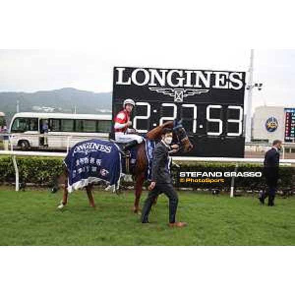 LHKIR 2022 - Hong Kong , Sha Tin racecourse Damien Lane on Win Marilyn wins the LONGINES Hong Kong Vase 2022 - ph.Stefano Grasso/Longines - 01SG1729.JPG