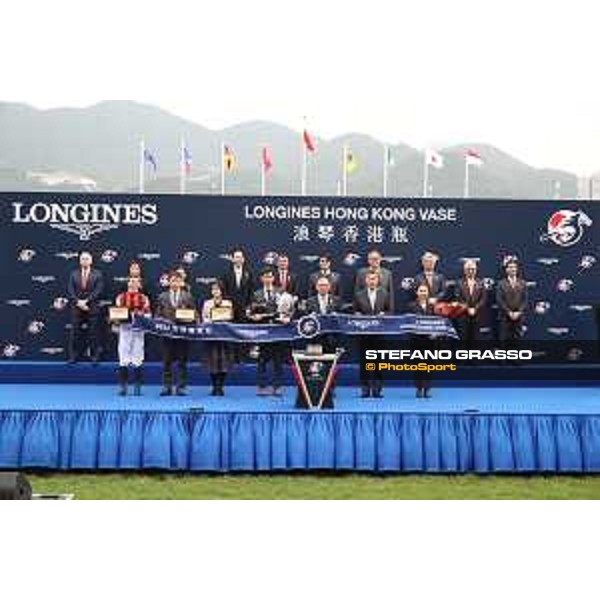 LHKIR 2022 - Hong Kong , Sha Tin racecourse Damien Lane on Win Marilyn wins the LONGINES Hong Kong Vase 2022 - ph.Stefano Grasso/Longines - 01SG1771.JPG
