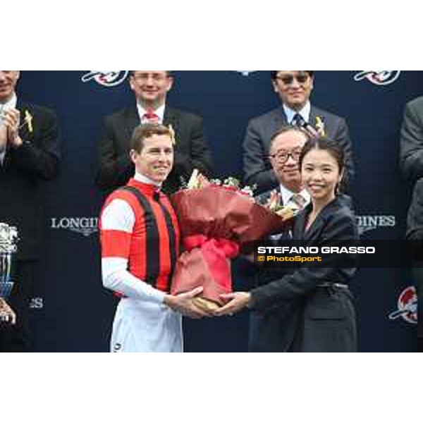 LHKIR 2022 - Hong Kong , Sha Tin racecourse Damien Lane on Win Marilyn wins the LONGINES Hong Kong Vase 2022 - ph.Stefano Grasso/Longines - 01SG6815.JPG