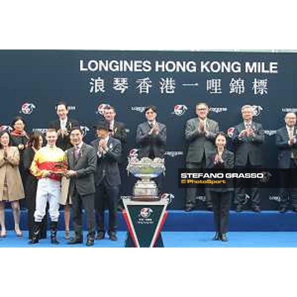 LHKIR 2022 - Hong Kong , Sha Tin racecourse Zac Purton obn California Spangle wins the LONGINES Hong Kong Mile 2022 - ph.Stefano Grasso/Longines - 01SG8149.JPG