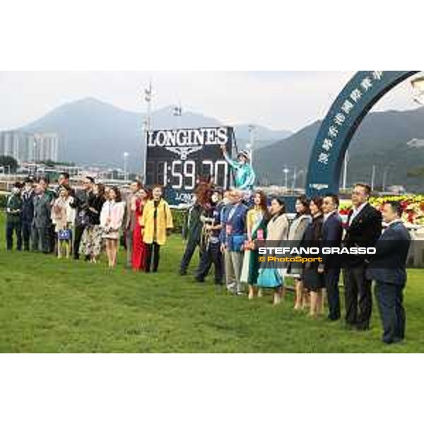 LHKIR 2022 - Hong Kong , Sha Tin racecourse James McDonald, Longines World\'s Best Jockey 2022, wins on Romantic Warrior the LONGINES Hong Kong Cup 2022 - ph.Stefano Grasso/Longines - 01SG2143.JPG