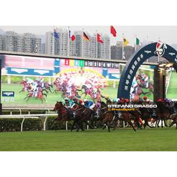 LHKIR 2022 - Hong Kong , Sha Tin racecourse James McDonald, Longines World\'s Best Jockey 2022, wins on Romantic Warrior the LONGINES Hong Kong Cup 2022 - ph.Stefano Grasso/Longines - 01SG8285.JPG