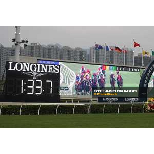 LHKIR 2022 - Hong Kong , Sha Tin racecourse James McDonald, Longines World\'s Best Jockey 2022, wins on Romantic Warrior the LONGINES Hong Kong Cup 2022 - ph.Stefano Grasso/Longines - 01SG8329.JPG