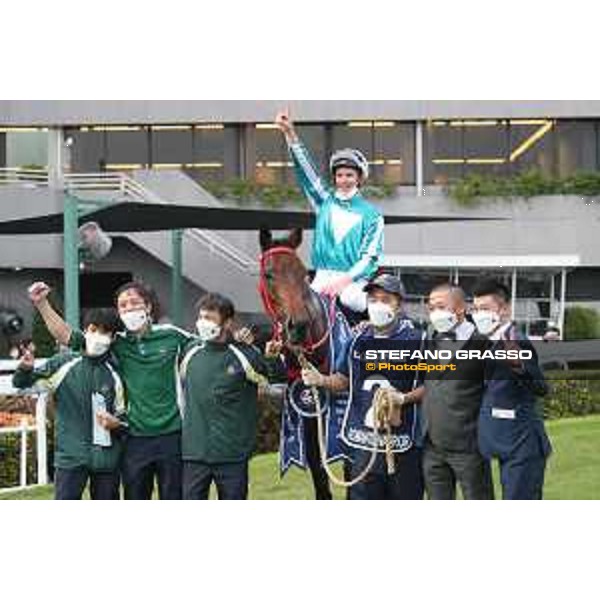 LHKIR 2022 - Hong Kong , Sha Tin racecourse James McDonald, Longines World\'s Best Jockey 2022, wins on Romantic Warrior the LONGINES Hong Kong Cup 2022 - ph.Stefano Grasso/Longines - 01SG8670.JPG