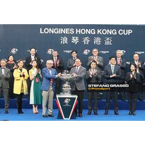 LHKIR 2022 - Hong Kong , Sha Tin racecourse James McDonald, Longines World\'s Best Jockey 2022, wins on Romantic Warrior the LONGINES Hong Kong Cup 2022 - ph.Stefano Grasso/Longines - 01SG8726.JPG