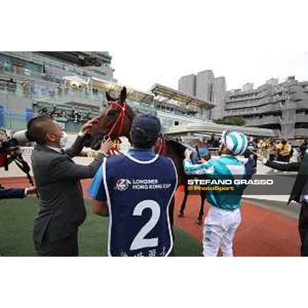 LHKIR 2022 - Hong Kong , Sha Tin racecourse James McDonald, Longines World\'s Best Jockey 2022, wins on Romantic Warrior the LONGINES Hong Kong Cup 2022 - ph.Stefano Grasso/Longines - 02SG0056.JPG