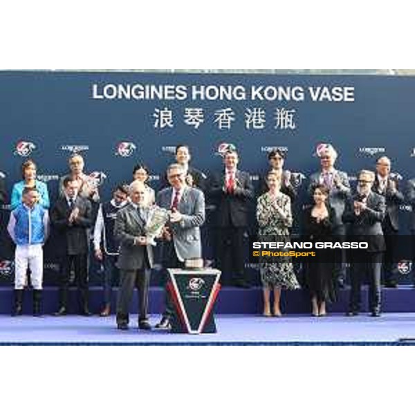 Longines Hong Kong International Races of Hong Kong - - Hong Kong, Sha Tin - 10 December 2023 - ph.Stefano Grasso/Longines Maxim Guyon on Junk wins the Longines Hong Kong Vase