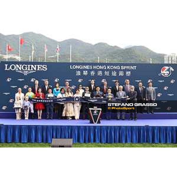 Longines Hong Kong International Races of Hong Kong - - Hong Kong, Sha Tin - 10 December 2023 - ph.Stefano Grasso/Longines Zac Purton on Lucky Sweynesse wins the Longines Hong Kong Sprint