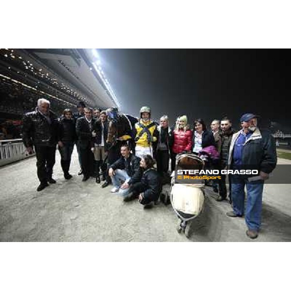 group photo with baby for the winning connection of the Gran Criterium \'Memorial Piero Biondi\' Milan San Siro, 15th nov. 2009 ph. Stefano Grasso