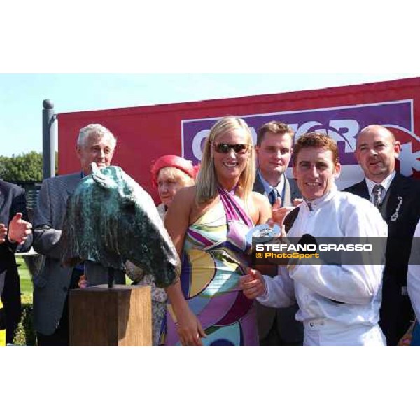 Zara Phillips and Johnny Murtagh at the presentation of the trophy The Cantor Odds Sussex Stakes Glorious Goodwood 28 th july 2004 ph. Stefano Grasso