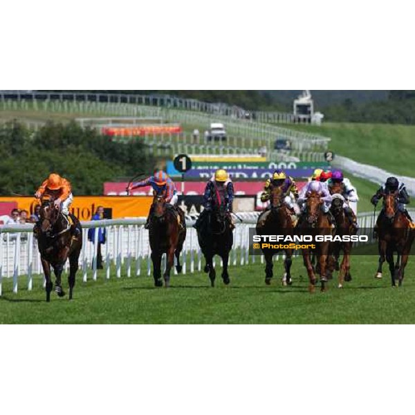 Shamardal at left wins the Veuve Clicquot Vintage Stakes Glorious Goodwood 28 th july 2004 ph. Stefano Grasso