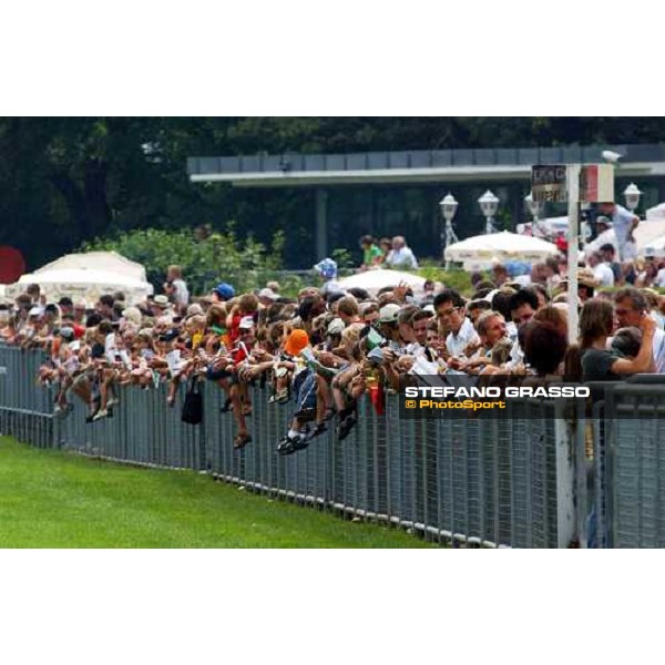 racegoers Munchen 1st august 2004 ph. Stefano Grasso