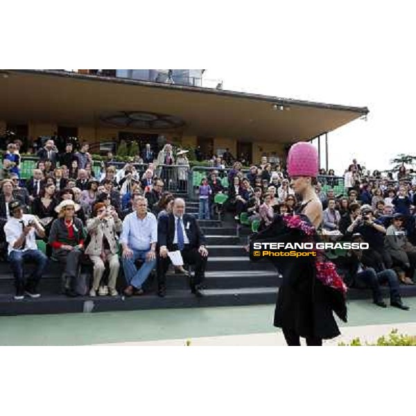 The fashion parade at the 127° Derby Italiano Rome, Capannelle racetrack, 8th may 2010 ph. Stefano Grasso