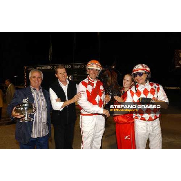 giving prize for Hennie Grift and Giampaolo Minnucci winners with Fernandez Bi of Coppa dell\' Allevamento Treviso, Sant Artemio racetrack 19th september 2004 ph. Stefano Grasso