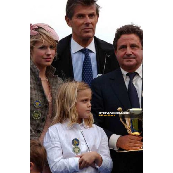 at right Spyros Niarchos and his family Arc de Trionphe 2004 Paris Longchamp 3rd october 2004 ph. Stefano Grasso