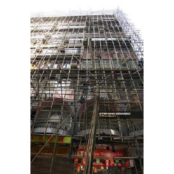 Hong Kong - bamboo scaffolding Hong Kong 6th dec. 2004 ph. Stefano Grasso