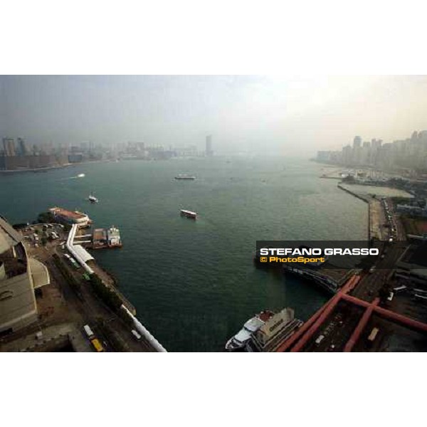 Hong Kong - a view of the harbour Hong Kong 6th dec. 2004 ph. Stefano Grasso